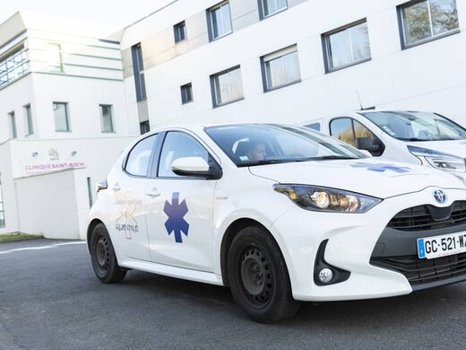 AMBULANCE POUR TRANSPORT MÉDICAL À LINSELLES